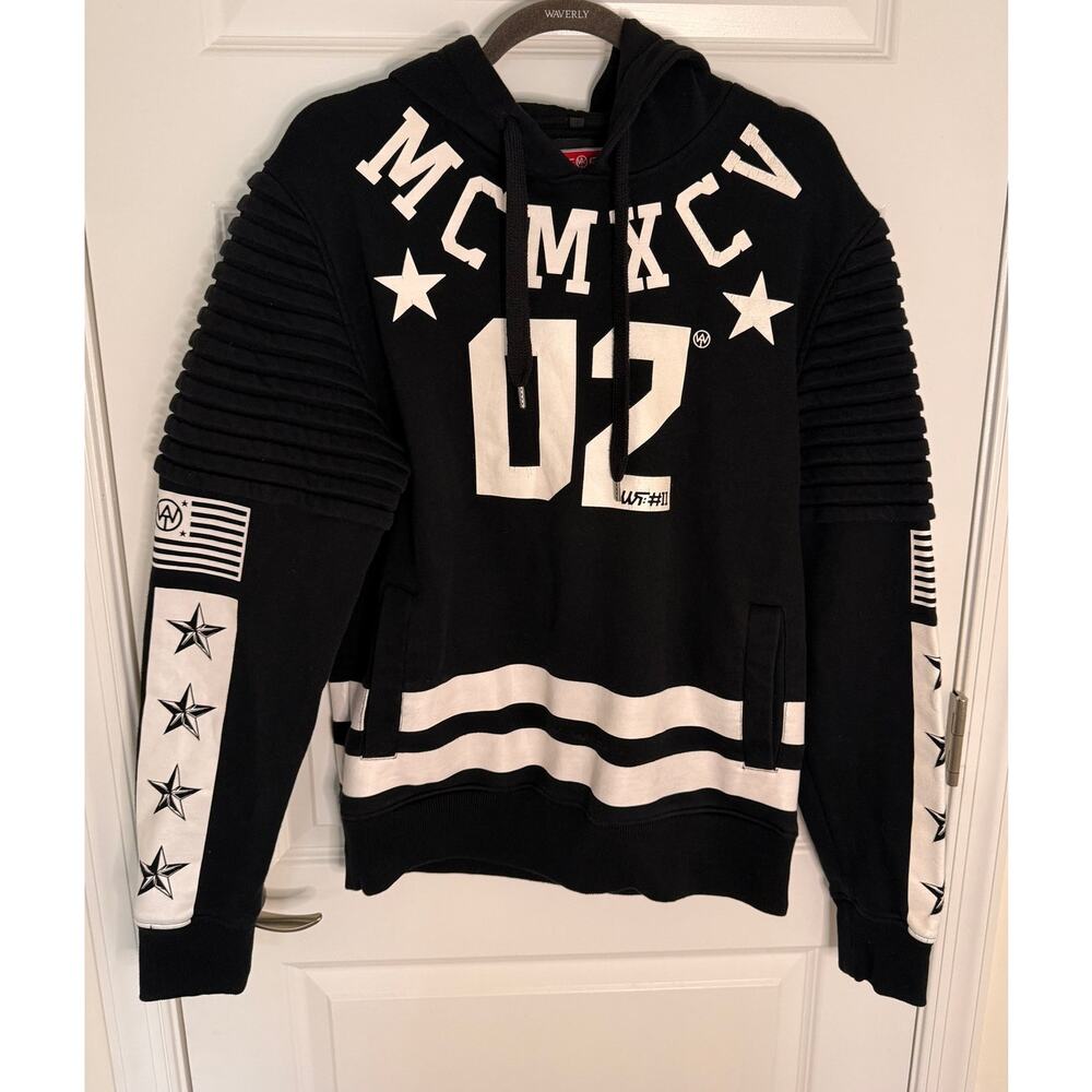 WT02 Black Graphic Pullover Hoodie Men's Size L Stars Stripes Ribbed Sleeves